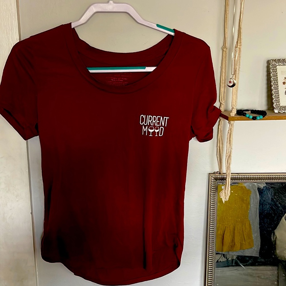 Woman size small T-shirt excellent condition Maroon in color